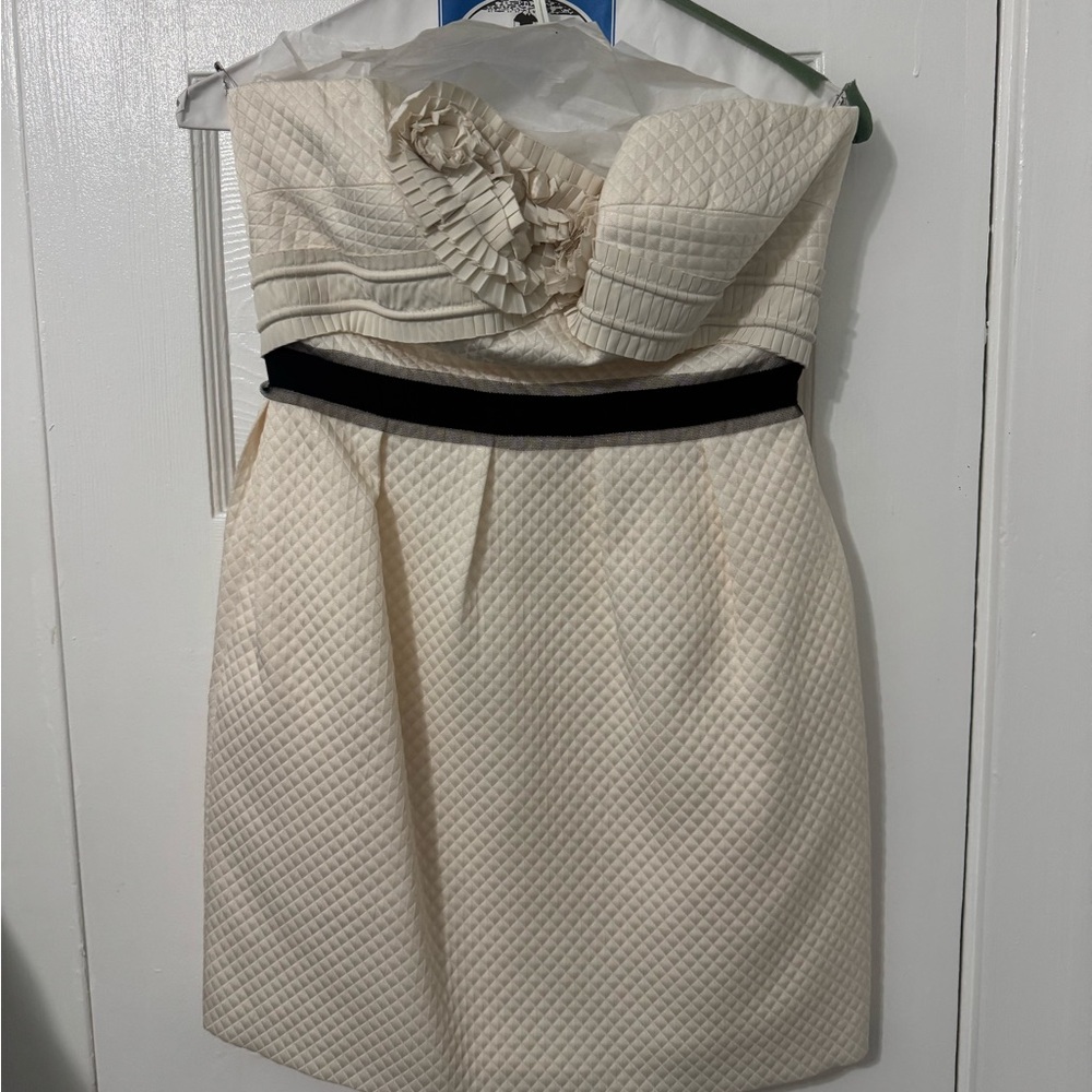 BCBGMaxAzria Cream Quilted Strapless Dress